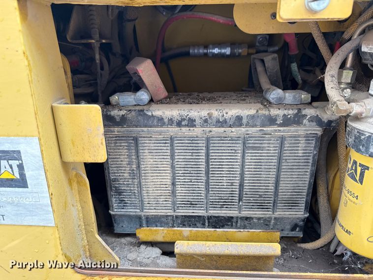 image for item ND9439 2006 Caterpillar D3G XL dozer