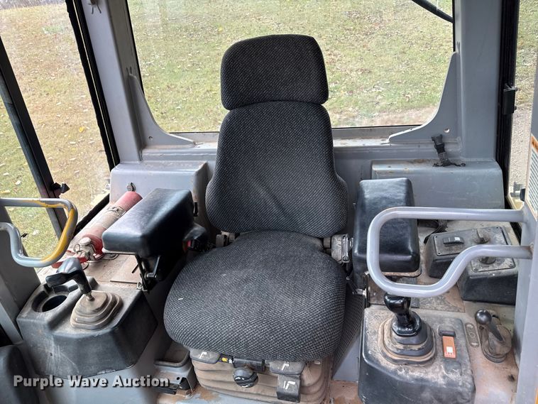 image for item ND9439 2006 Caterpillar D3G XL dozer