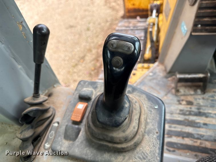 image for item ND9439 2006 Caterpillar D3G XL dozer