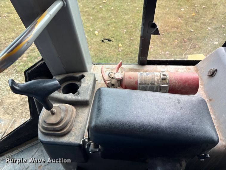 image for item ND9439 2006 Caterpillar D3G XL dozer