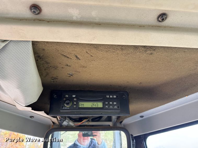 image for item ND9439 2006 Caterpillar D3G XL dozer