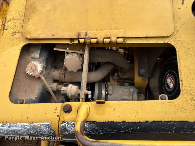 image for item ND9439 2006 Caterpillar D3G XL dozer