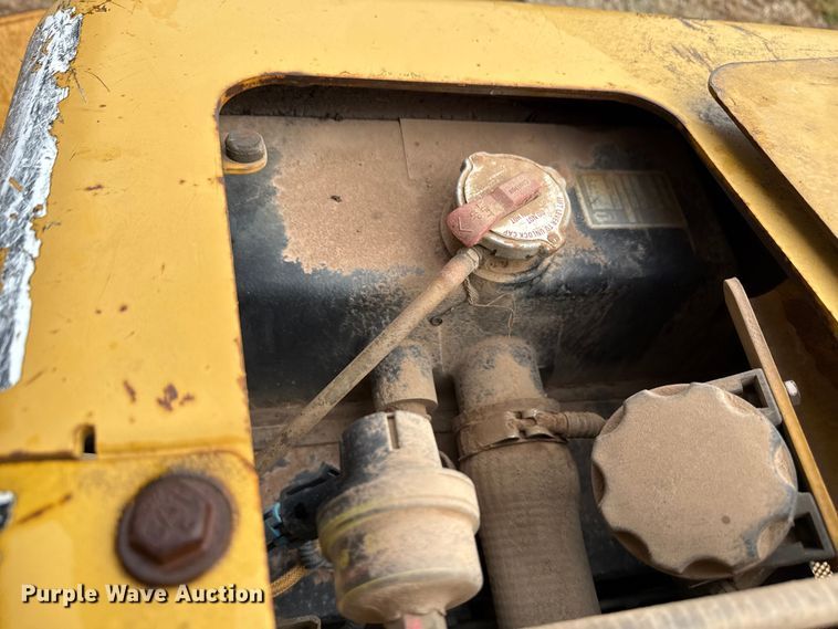 image for item ND9439 2006 Caterpillar D3G XL dozer