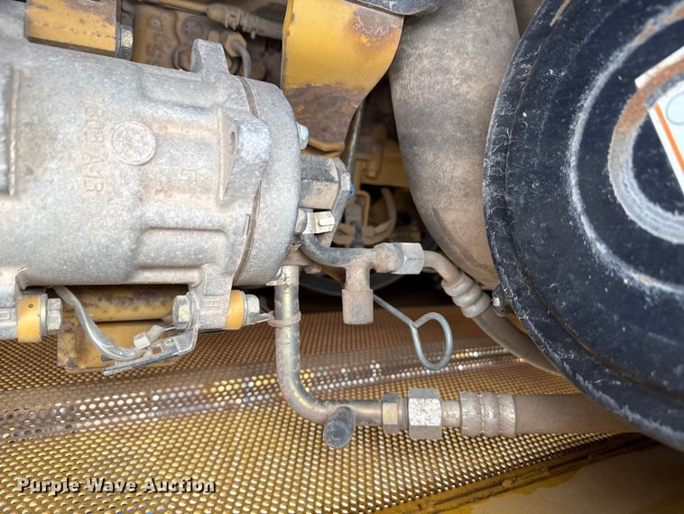 image for item ND9439 2006 Caterpillar D3G XL dozer