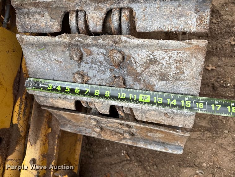 image for item ND9439 2006 Caterpillar D3G XL dozer