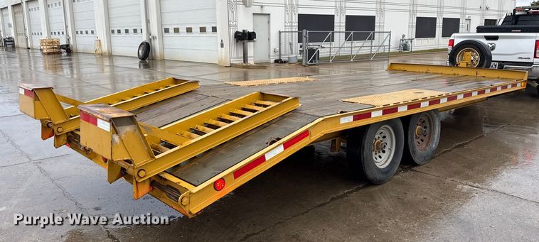 image for item ND9440 2007 Redi Haul equipment trailer