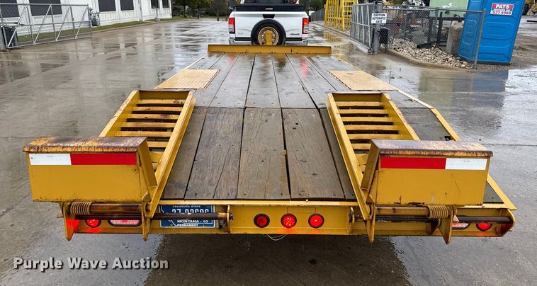 image for item ND9440 2007 Redi Haul equipment trailer