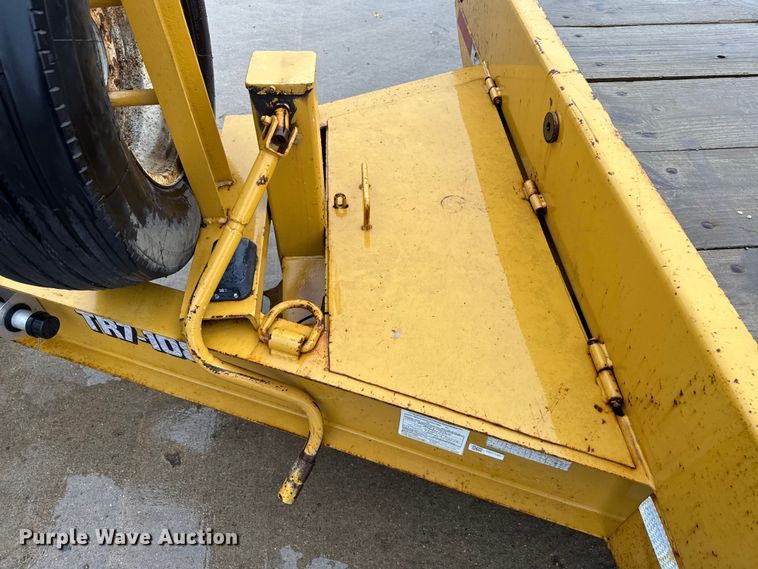 image for item ND9440 2007 Redi Haul equipment trailer