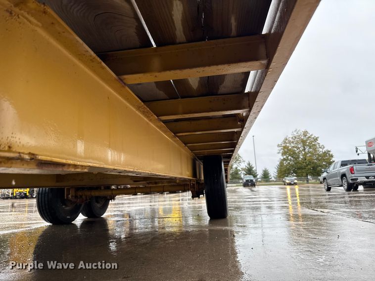 image for item ND9440 2007 Redi Haul equipment trailer