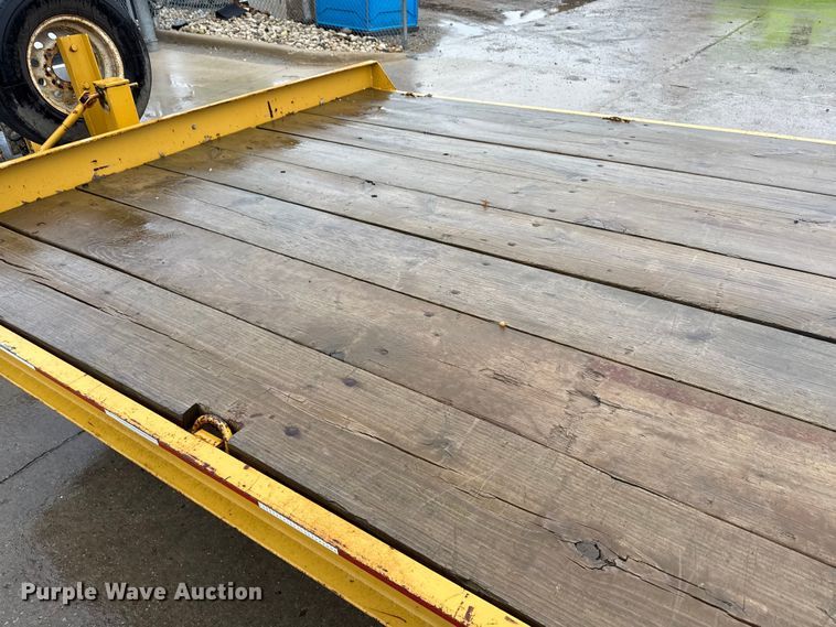 image for item ND9440 2007 Redi Haul equipment trailer