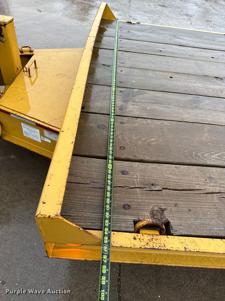 image for item ND9440 2007 Redi Haul equipment trailer