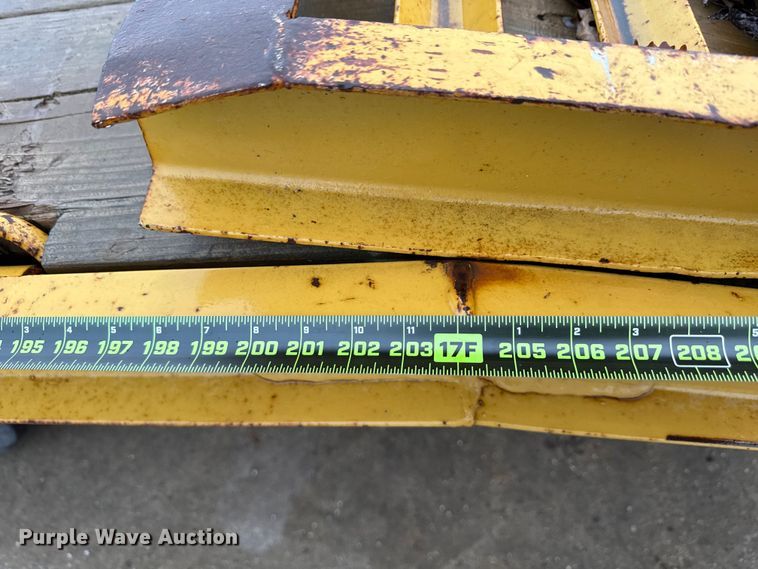 image for item ND9440 2007 Redi Haul equipment trailer