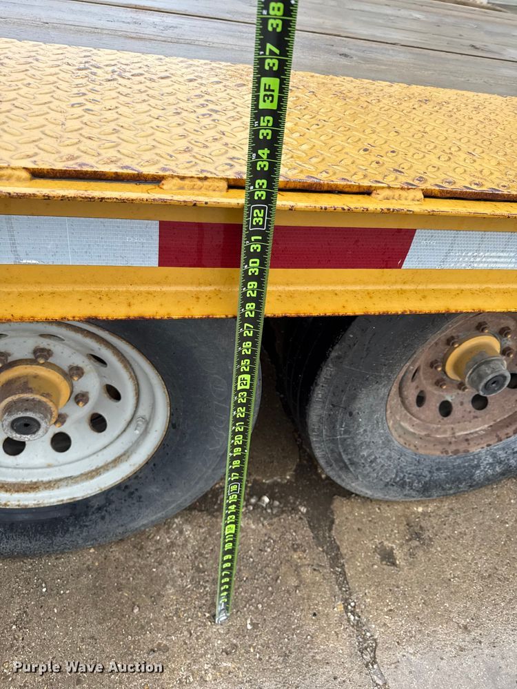 image for item ND9440 2007 Redi Haul equipment trailer