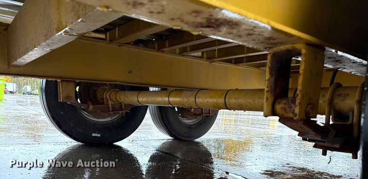 image for item ND9440 2007 Redi Haul equipment trailer