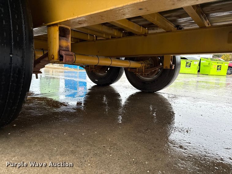 image for item ND9440 2007 Redi Haul equipment trailer