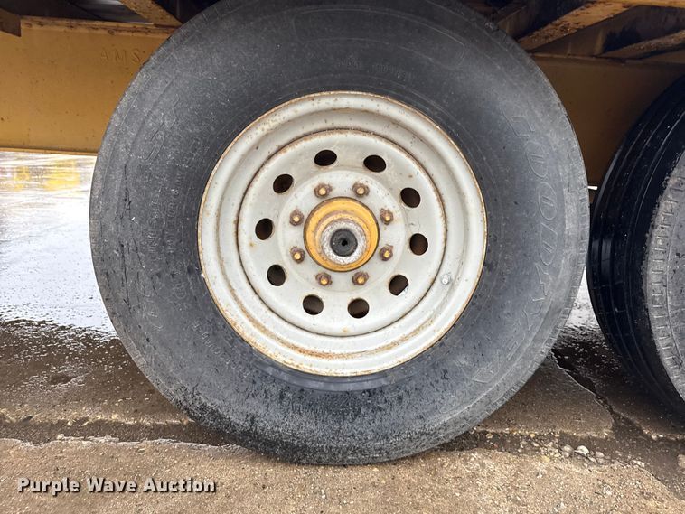 image for item ND9440 2007 Redi Haul equipment trailer