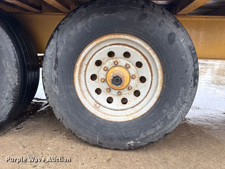 image for item ND9440 2007 Redi Haul equipment trailer