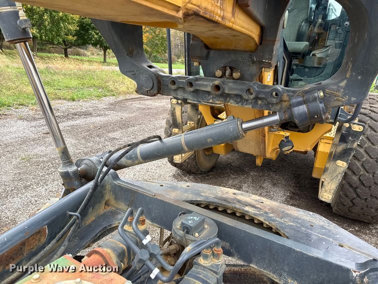 image for item ND9441 2010 John Deere 872GP motor grader