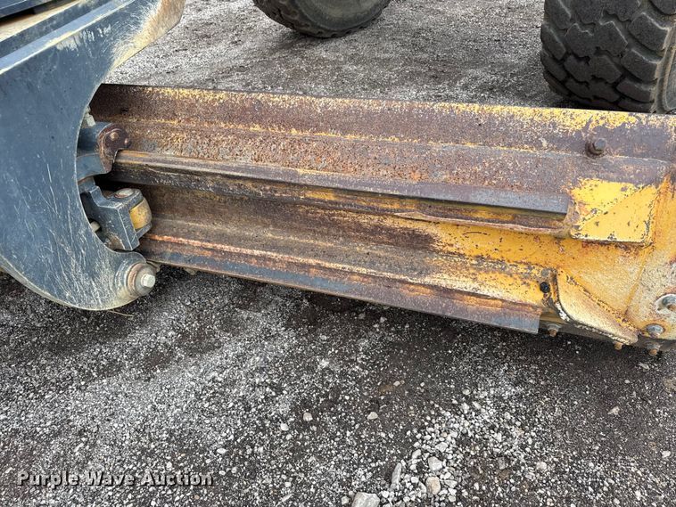 image for item ND9441 2010 John Deere 872GP motor grader