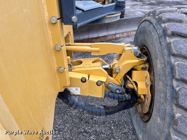 image for item ND9441 2010 John Deere 872GP motor grader