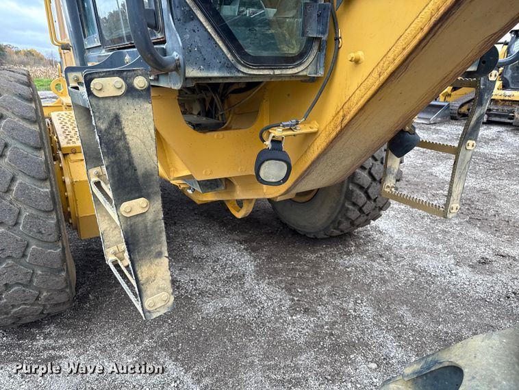 image for item ND9441 2010 John Deere 872GP motor grader