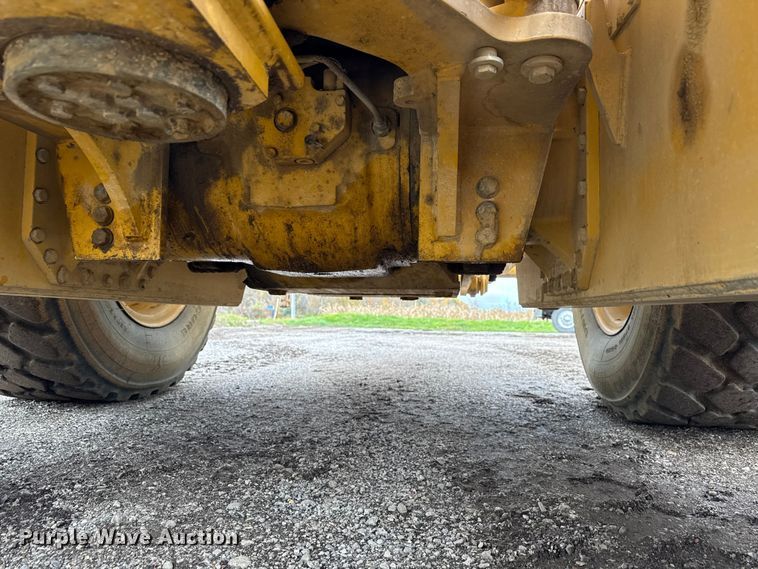 image for item ND9441 2010 John Deere 872GP motor grader