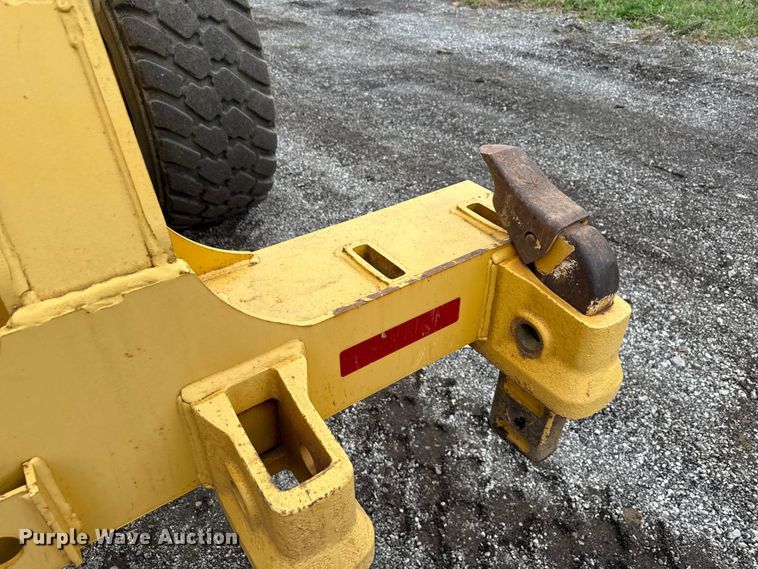 image for item ND9441 2010 John Deere 872GP motor grader