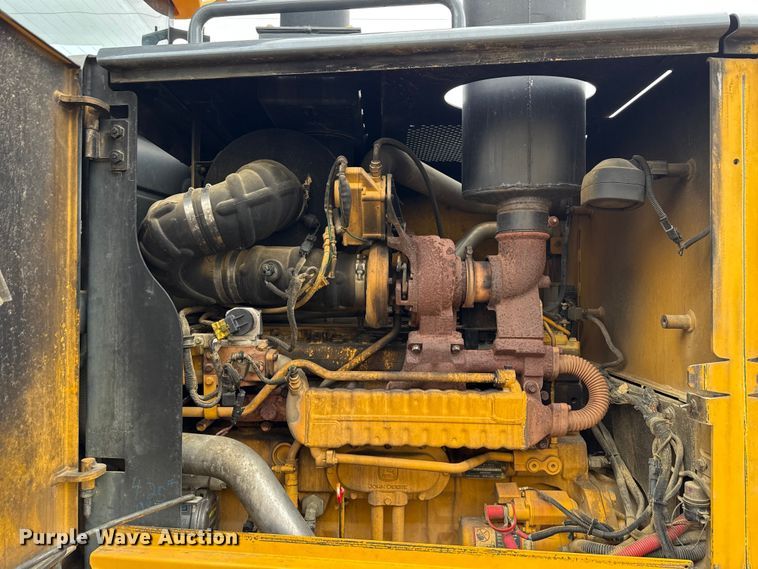 image for item ND9441 2010 John Deere 872GP motor grader