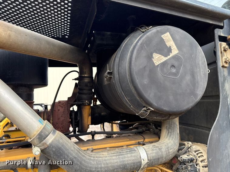 image for item ND9441 2010 John Deere 872GP motor grader