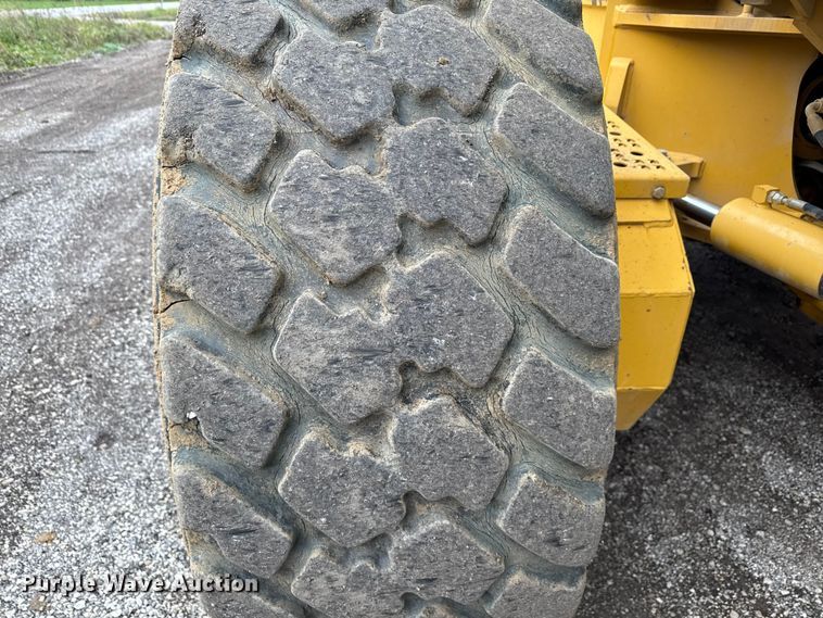 image for item ND9441 2010 John Deere 872GP motor grader