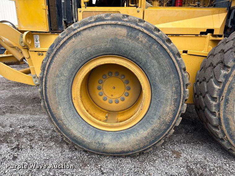 image for item ND9441 2010 John Deere 872GP motor grader