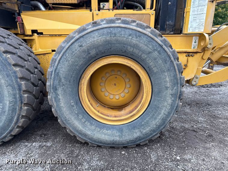 image for item ND9441 2010 John Deere 872GP motor grader