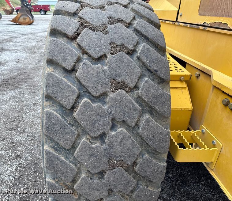 image for item ND9441 2010 John Deere 872GP motor grader