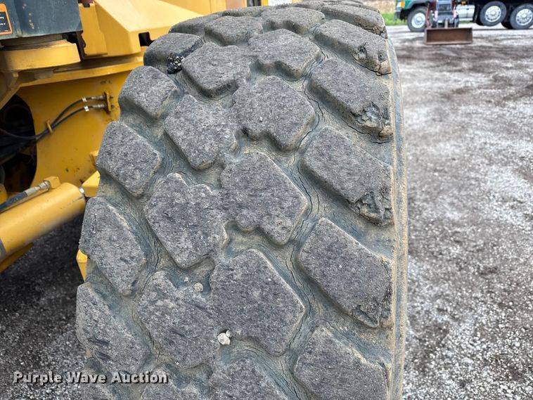 image for item ND9441 2010 John Deere 872GP motor grader