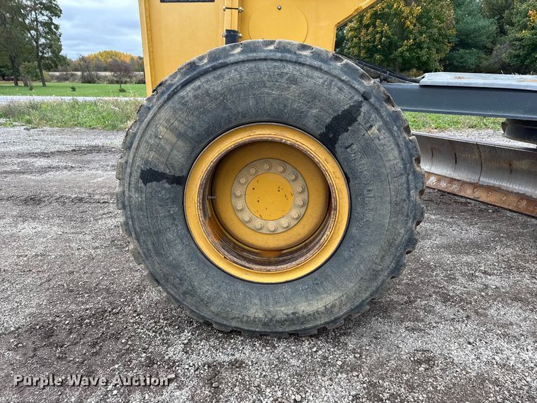 image for item ND9441 2010 John Deere 872GP motor grader