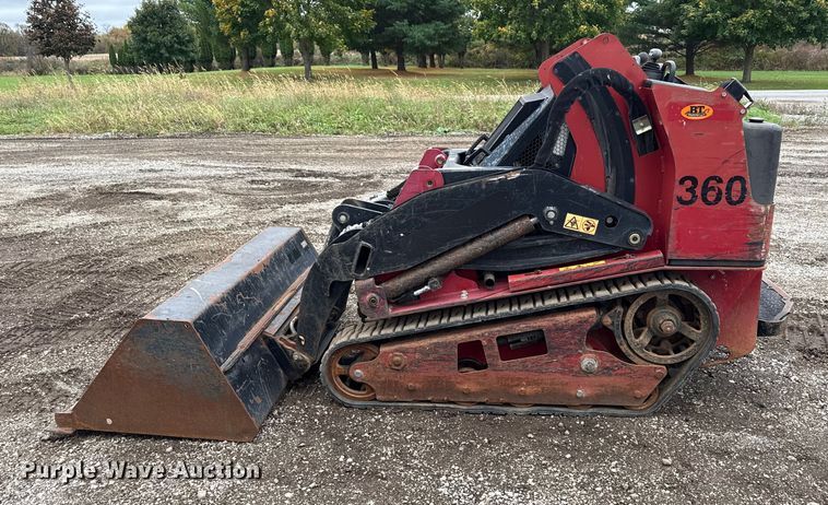 image for item ND9443 2017 Toro Dingo 22327 compact utility loader