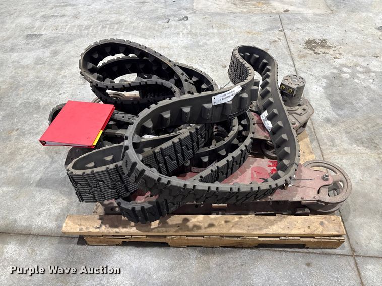 image for item ND9443 2017 Toro Dingo 22327 compact utility loader