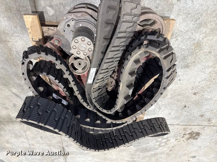 image for item ND9443 2017 Toro Dingo 22327 compact utility loader