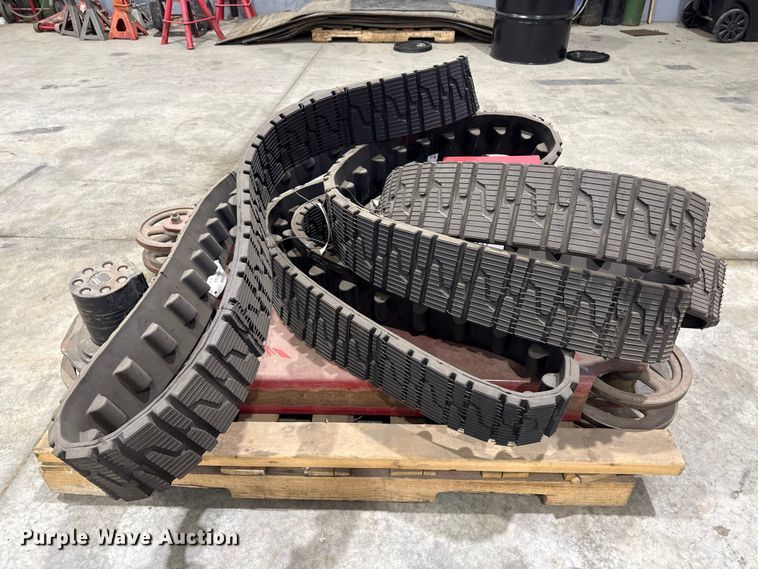 image for item ND9443 2017 Toro Dingo 22327 compact utility loader