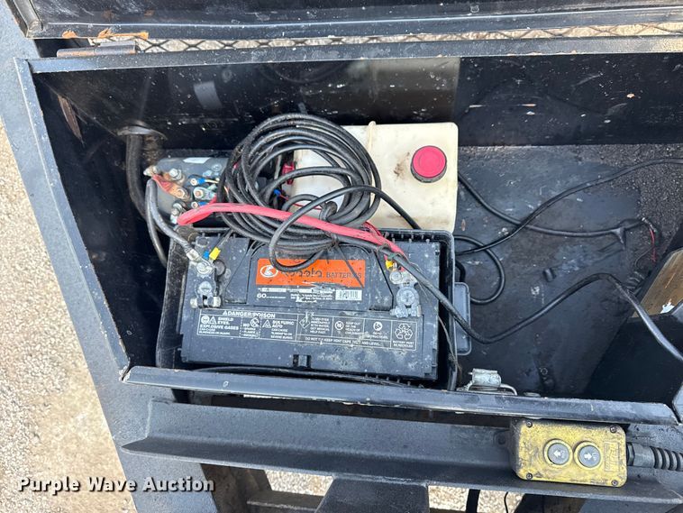 image for item NU9567 2016 Lark United dump trailer