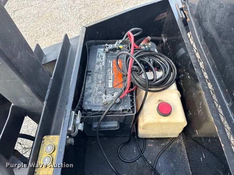 image for item NU9567 2016 Lark United dump trailer