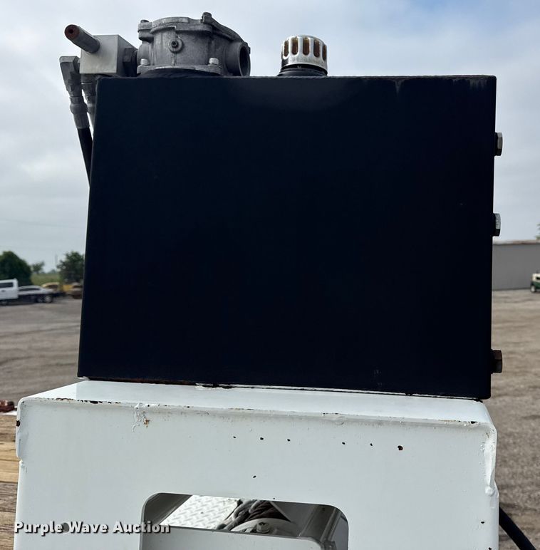 image for item NU9585 2016 Trail-Eze by Dakota TE701 drop deck equipment trailer