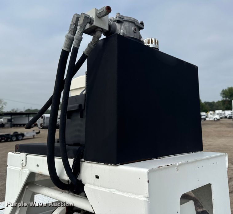 image for item NU9585 2016 Trail-Eze by Dakota TE701 drop deck equipment trailer