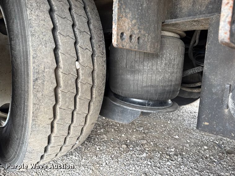 image for item NU9585 2016 Trail-Eze by Dakota TE701 drop deck equipment trailer