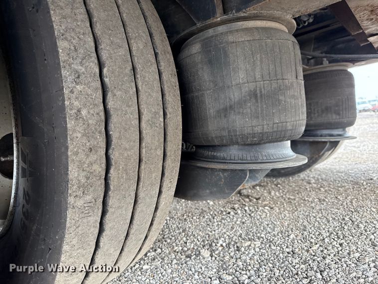 image for item NU9585 2016 Trail-Eze by Dakota TE701 drop deck equipment trailer