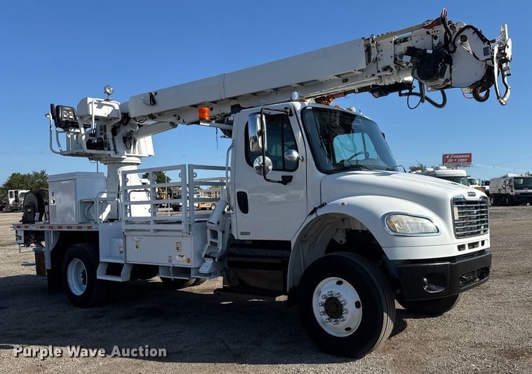 image for item NU9704 2011 Freightliner Business Class M2 digger derrick truck