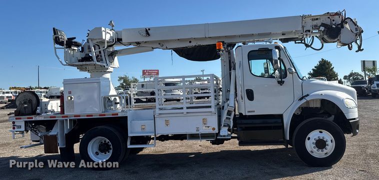 image for item NU9704 2011 Freightliner Business Class M2 digger derrick truck