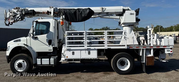 image for item NU9704 2011 Freightliner Business Class M2 digger derrick truck