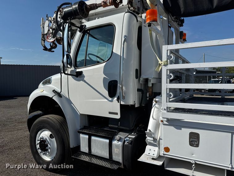 image for item NU9704 2011 Freightliner Business Class M2 digger derrick truck