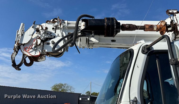 image for item NU9704 2011 Freightliner Business Class M2 digger derrick truck